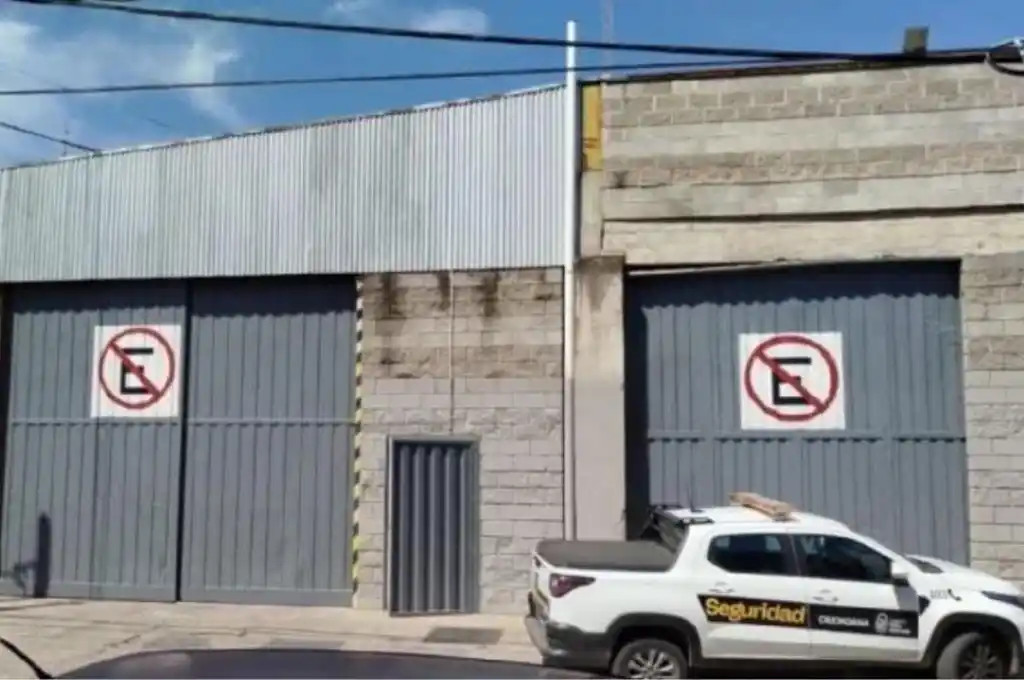 FOTO; Un hombre cayó del techo de un supermercado y murió. (Foto: El diario de Carlos Paz)