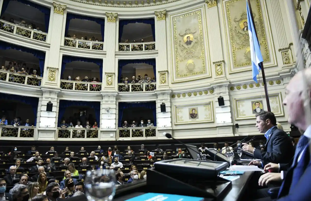Kicillof: “En los próximos dos años todos los esfuerzos estarán orientados a reparar, reconstruir y transformar la Provincia”