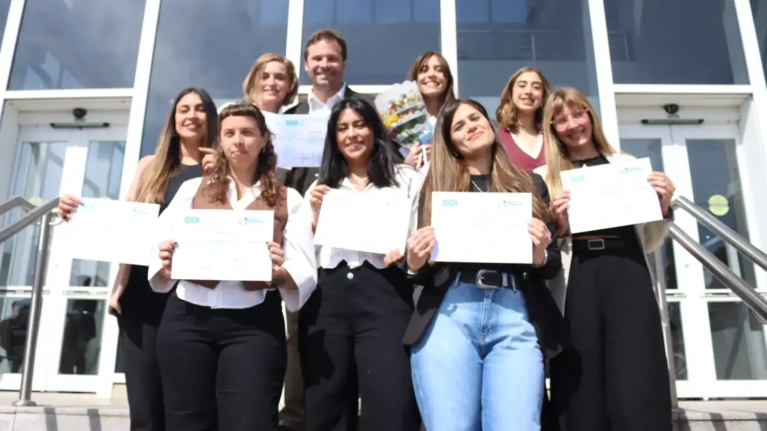 Nueve profesionales culminaron sus residencias en el Hospital Centenario