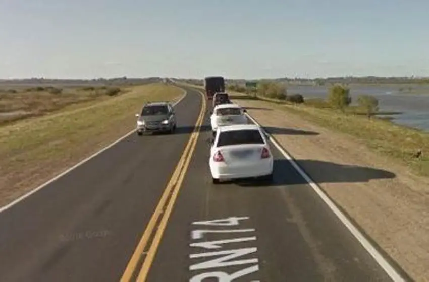 Siniestro vial fatal en la ruta a Victoria: un hombre falleció tras choque entre una camioneta y un colectivo