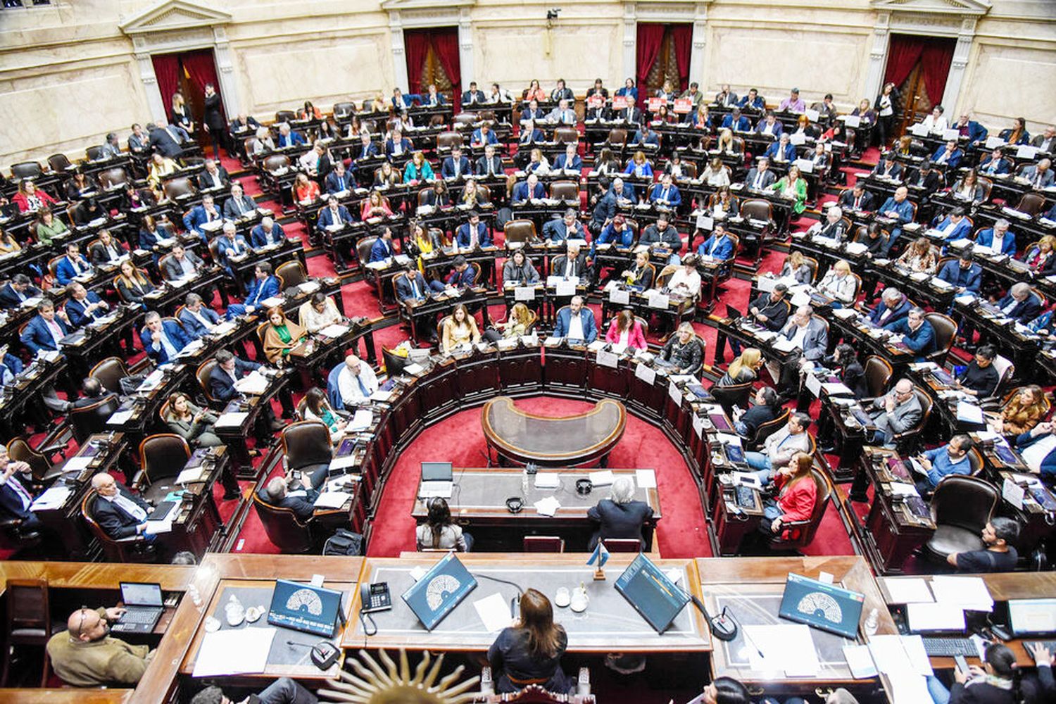 Entre Ríos perdería una banca si avanza la reforma que pretende Milei