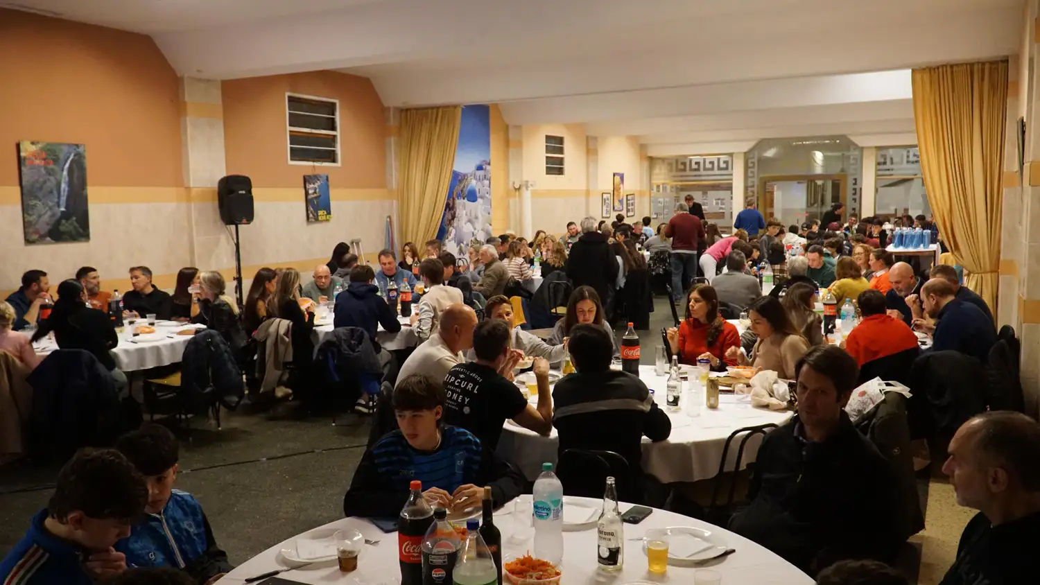 Los socios y allegados en la reunión del CASI.