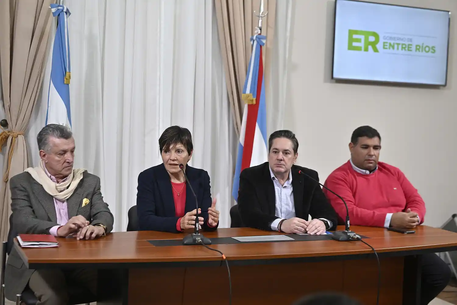 Instan a usuarios de luz y gas a registrarse para no perder los subsidios