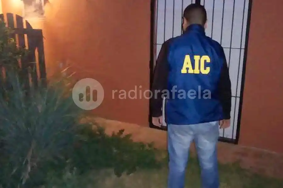 Armados, ataron con alambre a una familia, los golpearon y les robaron 