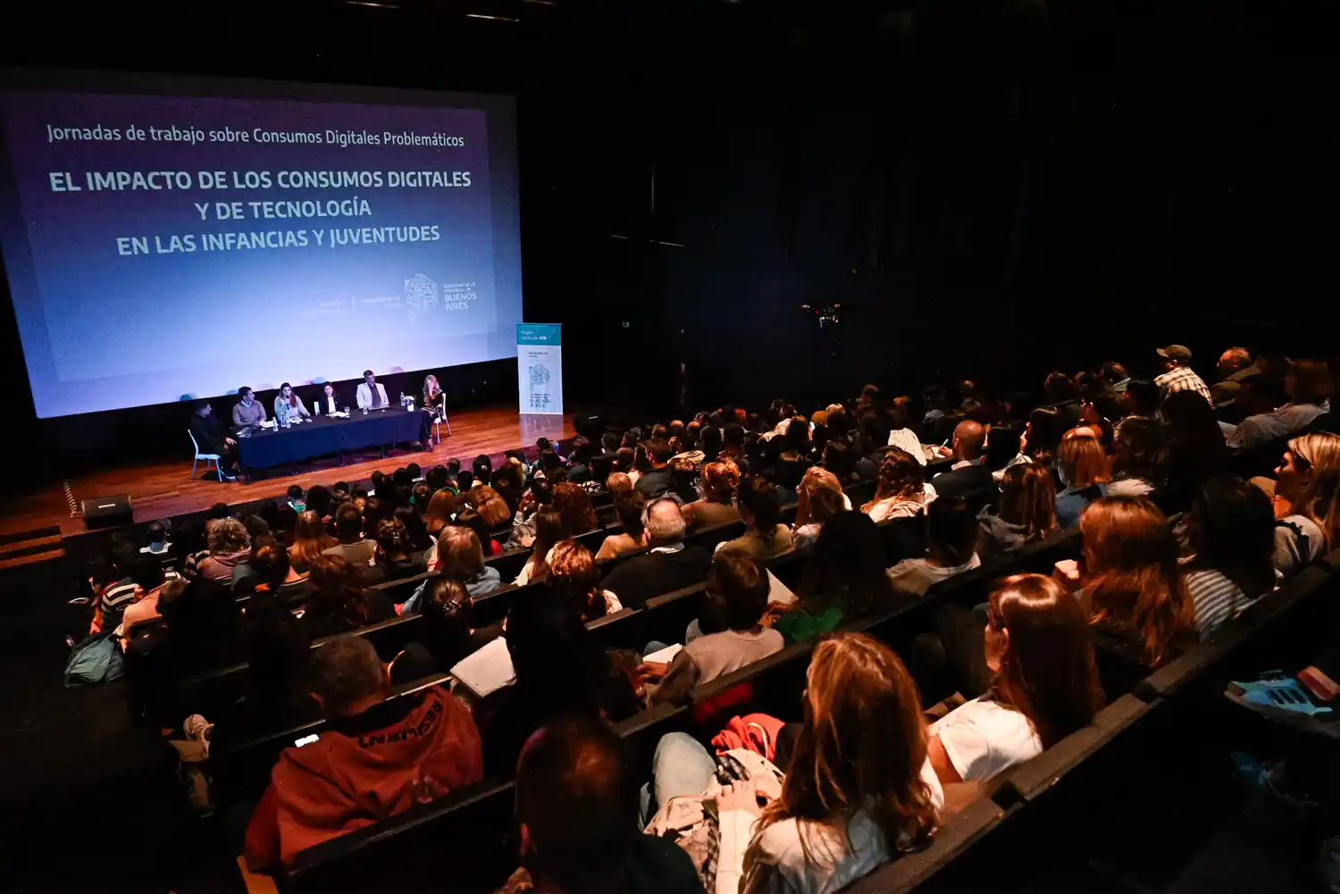 Se abordó especialmente el impacto de los juegos en línea y las apuestas online, y se discutieron estrategias de cuidado.