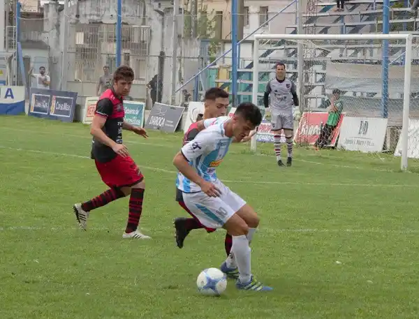 Juventud recibe a Sportivo Las Parejas  buscando un triunfo que lo haga crecer