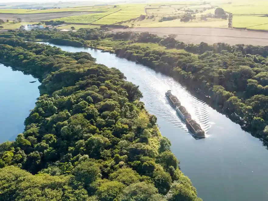 La licitación de la hidrovía entra en una fase clave con dos candidatos