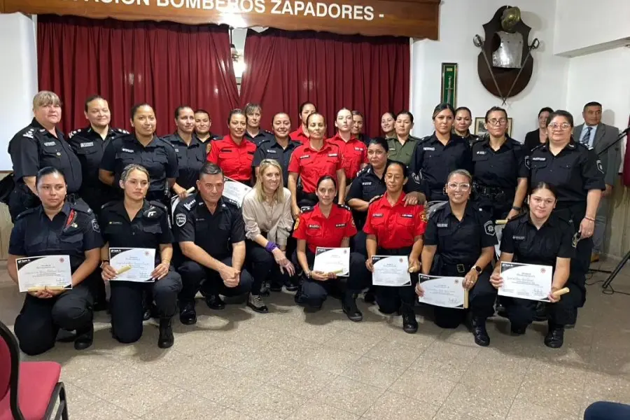 Reconocieron a mujeres bomberos santafesinas en el marco del 8M