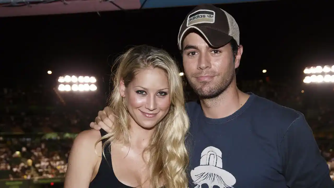 Anna Kourniova y Enrique Iglesias serán padres por cuarta vez