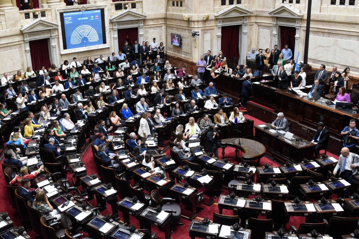 Diputados: Cecilia Moreau consiguió el quórum y se debate el proyecto para que más de 800 mil personas puedan jubilarse