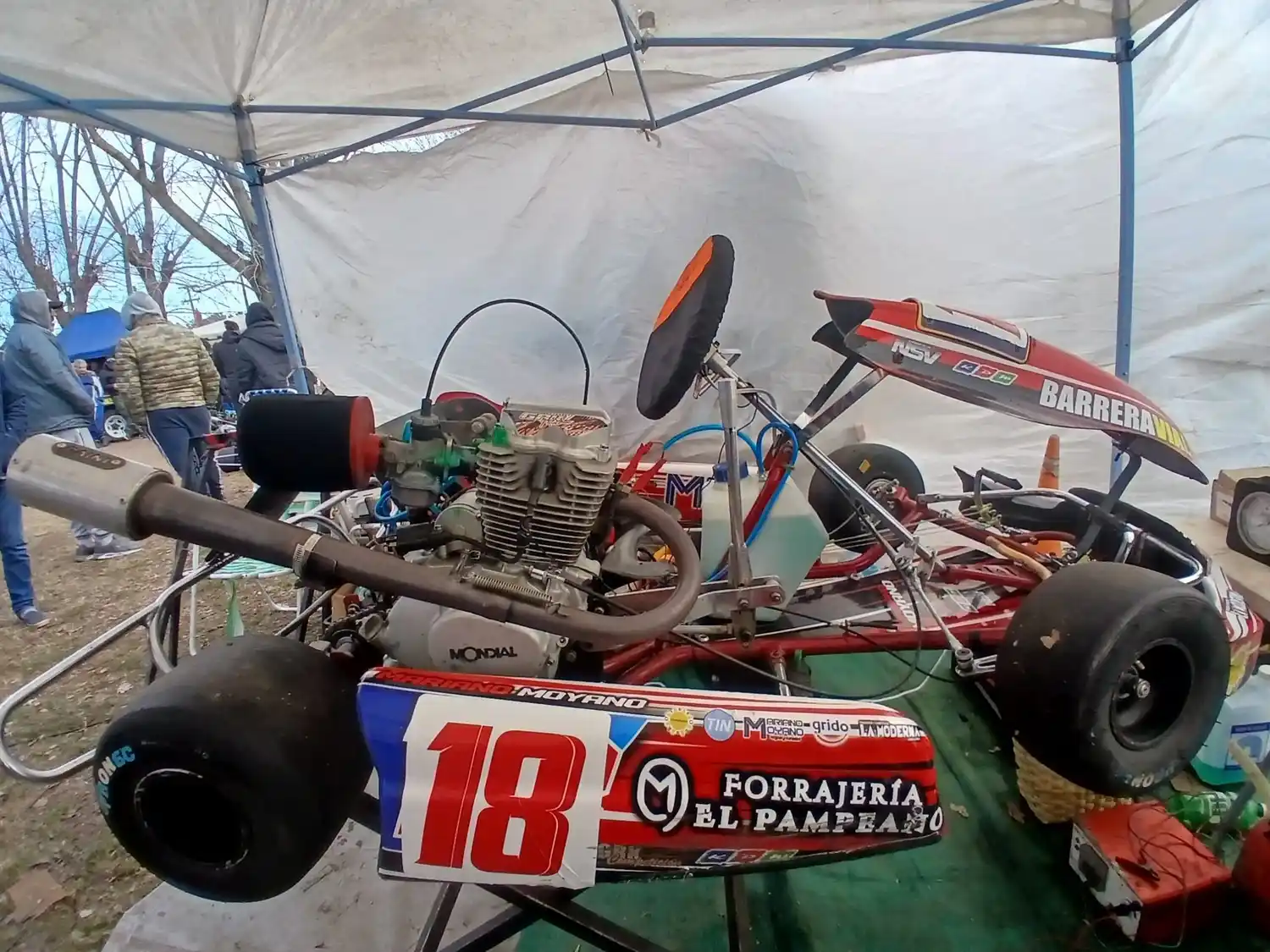 Mariano Moyano apunta a la victoria en el Karting Metropolitano de Marcos Paz