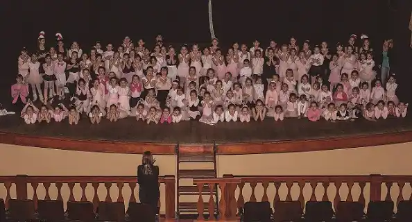 Elisa Zonis presenta “El Cascanueces” en el teatro Gualeguaychú