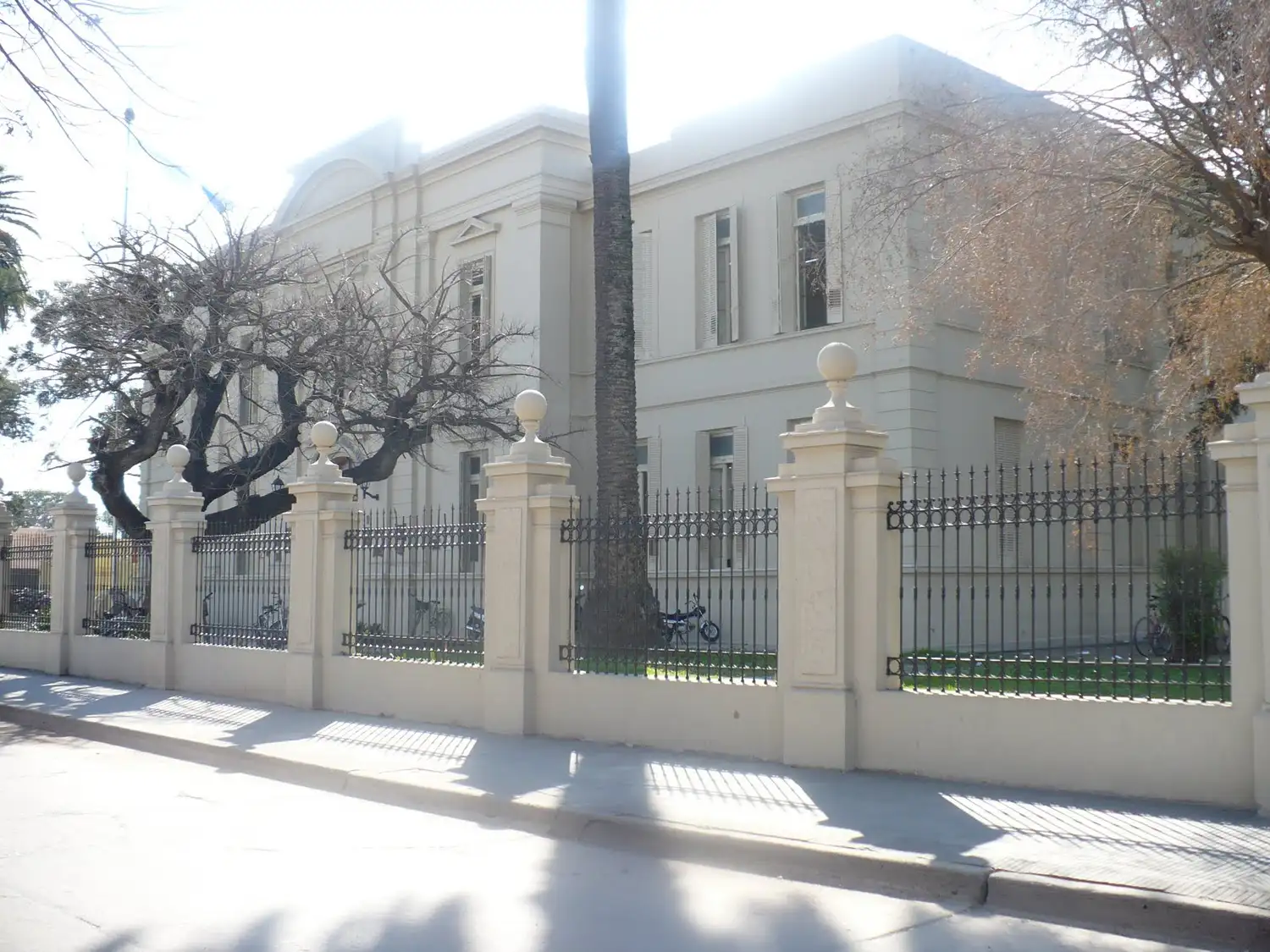 AGMER y AMET denuncian aprietes a docentes