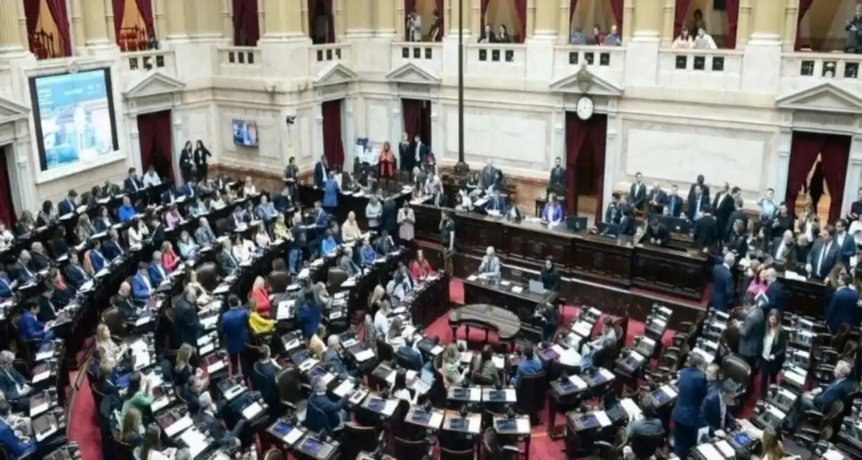 La jornada de este martes se trata de una reunión informativa en donde se explayan exponentes de organizaciones empresarias, abogados laboralistas y portavoces de la UIA. Gentileza