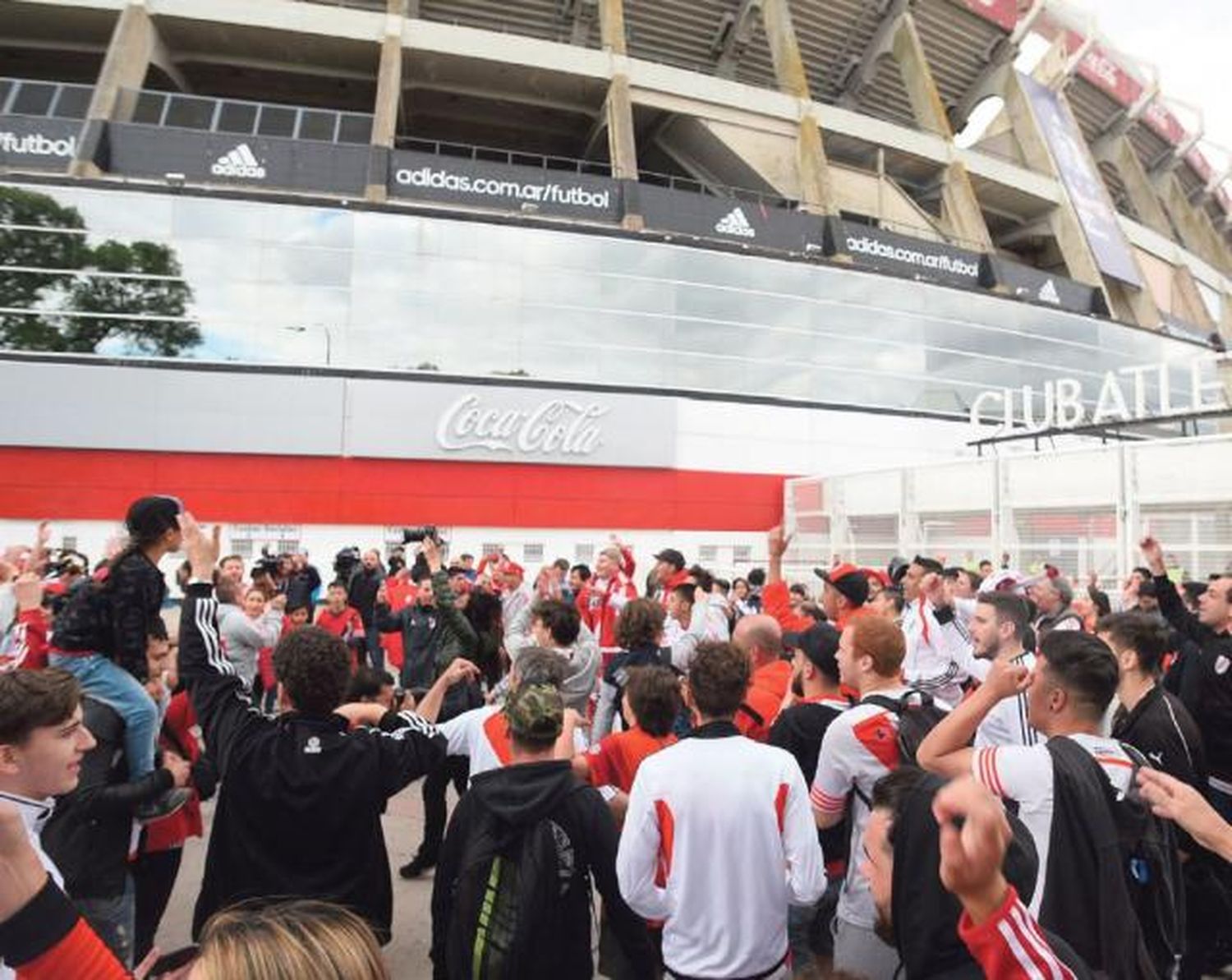 Las entradas para el Superclásico por Copa Libertadores en River ya se venden saladitas