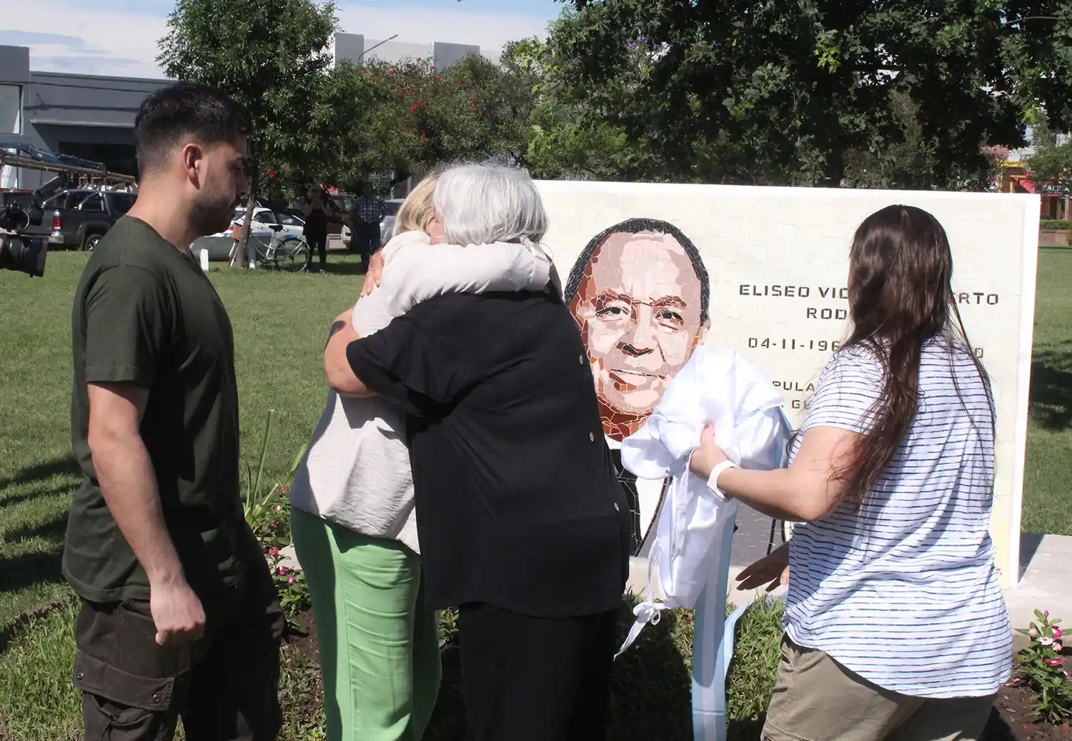 Descubren mural en honor al ex combatiente Víctor Rodríguez
