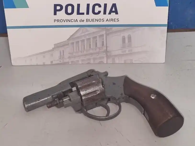 Durante la fuga descartaron un Revolver calibre 22.