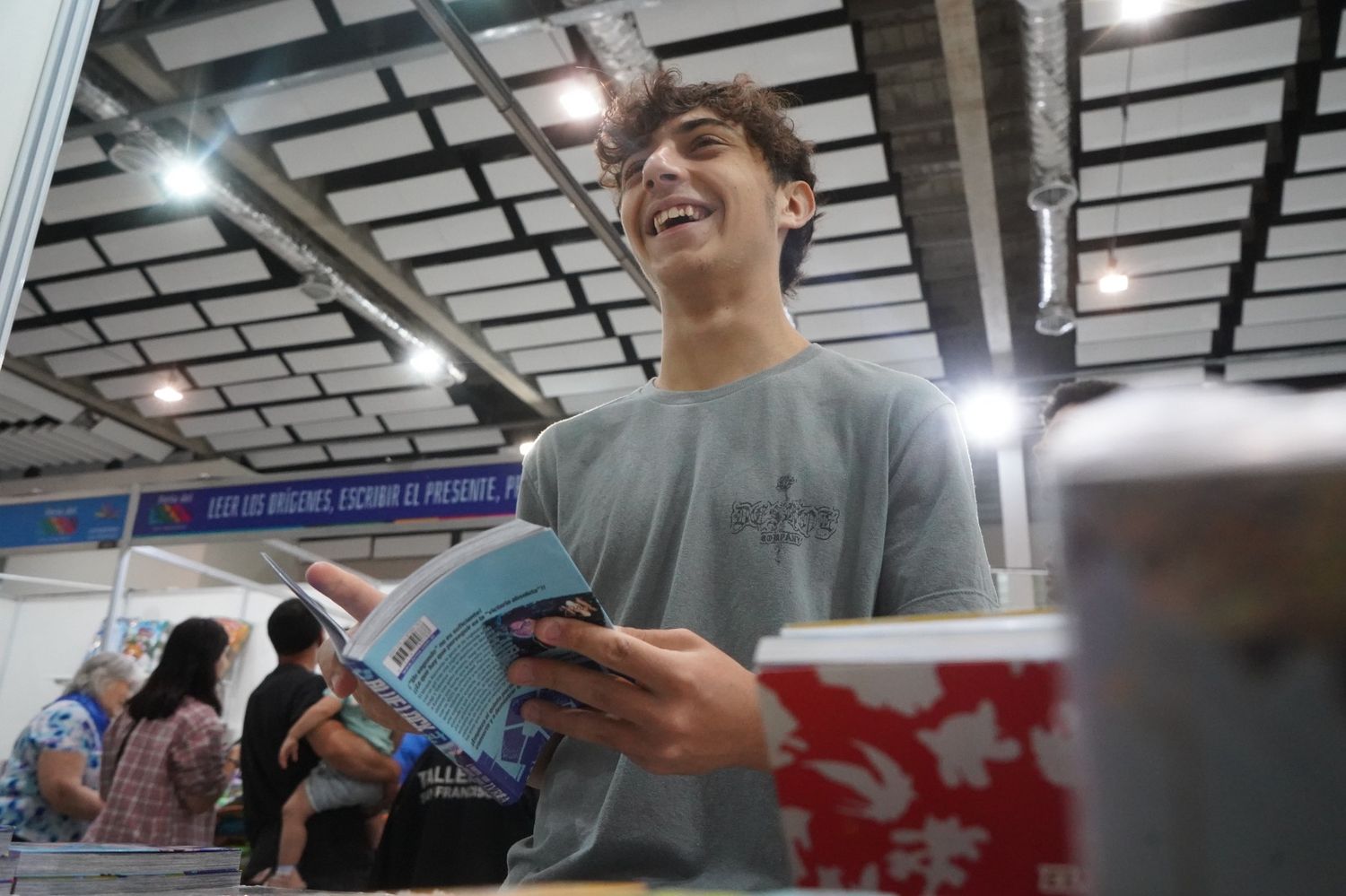 Muchas opciones literarias para elegir en el Superdomo