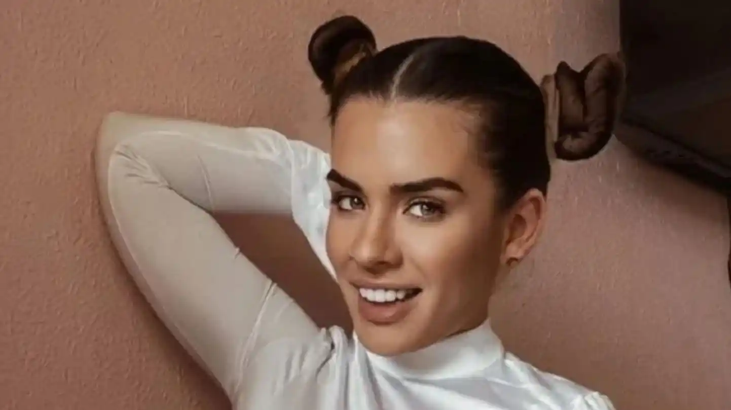 Era bancaria, renunció y triunfa en OnlyFans: graba videos hot en la cocina mientras sus hijos duermen