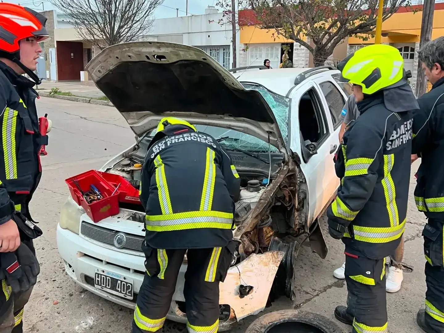 El accidente ocurrió a las 8 de este sábado. (Fotos: Bomberos).