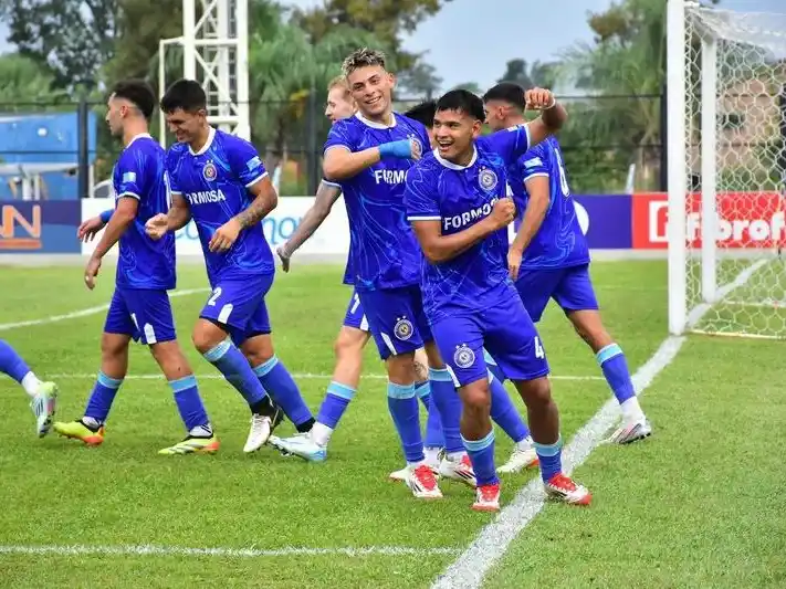 Sol de América goleó
a Crucero del Norte