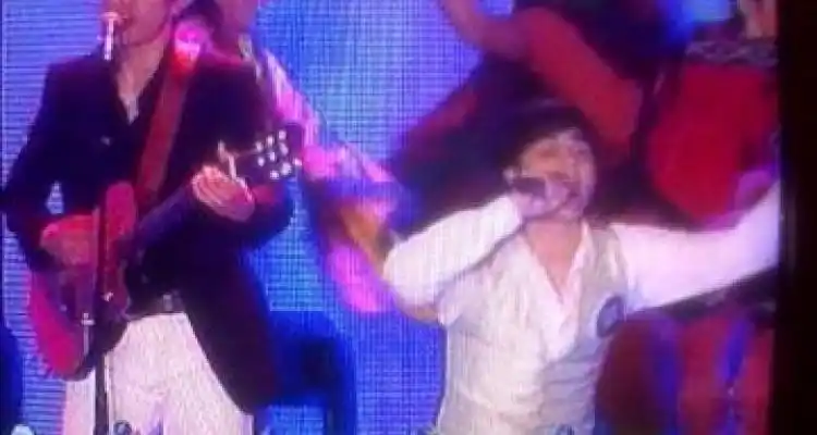 “Los Campedrinos”, cantaron en la pantalla del 13