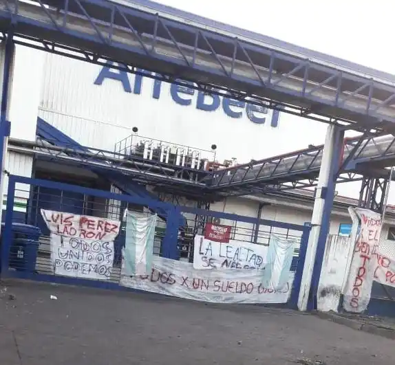 Conflicto Arrebeef Ramallo: Trabajadores tomaron la sede del sindicato de la carne