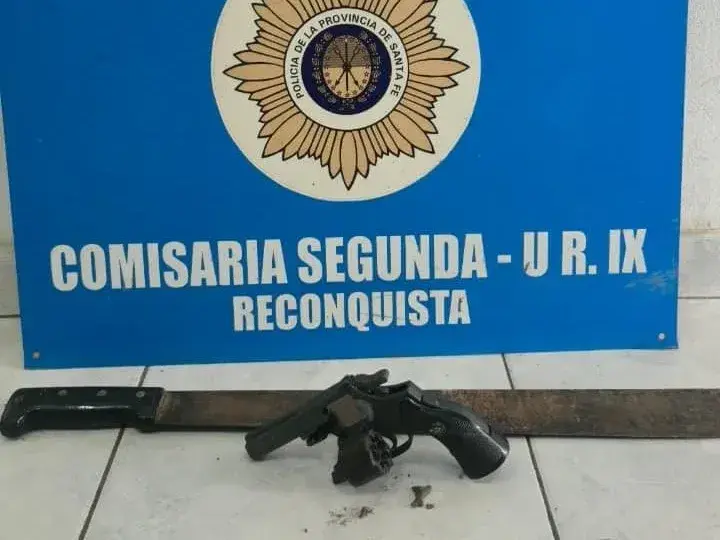 Aprehendieron a un hombre en Reconquista por lesiones graves y secuestraron armas