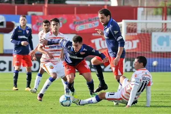 Crucero volvió a perder y el resultado fue festejado en Gualeguaychú