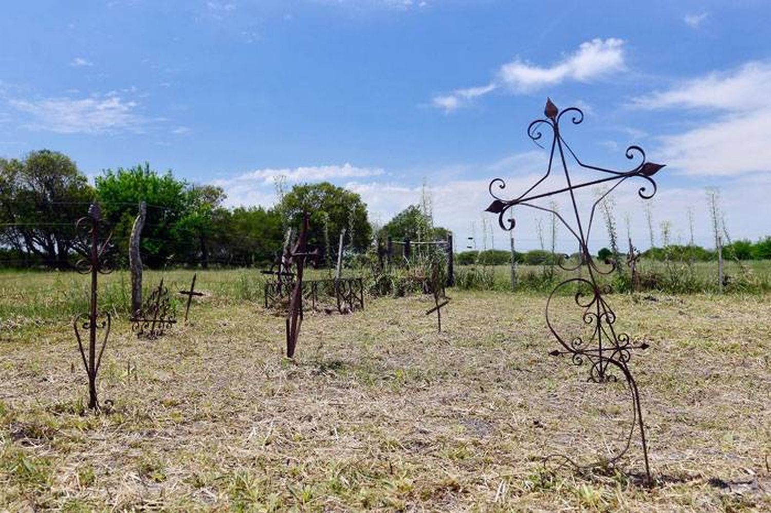 Se adjudicó la obra de puesta en valor del Cementerio de Negros, de Sajaroff