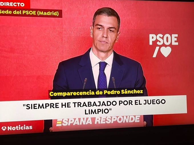 Por televisión. Sánchez habla desde la sede del PSOE esta tarde.