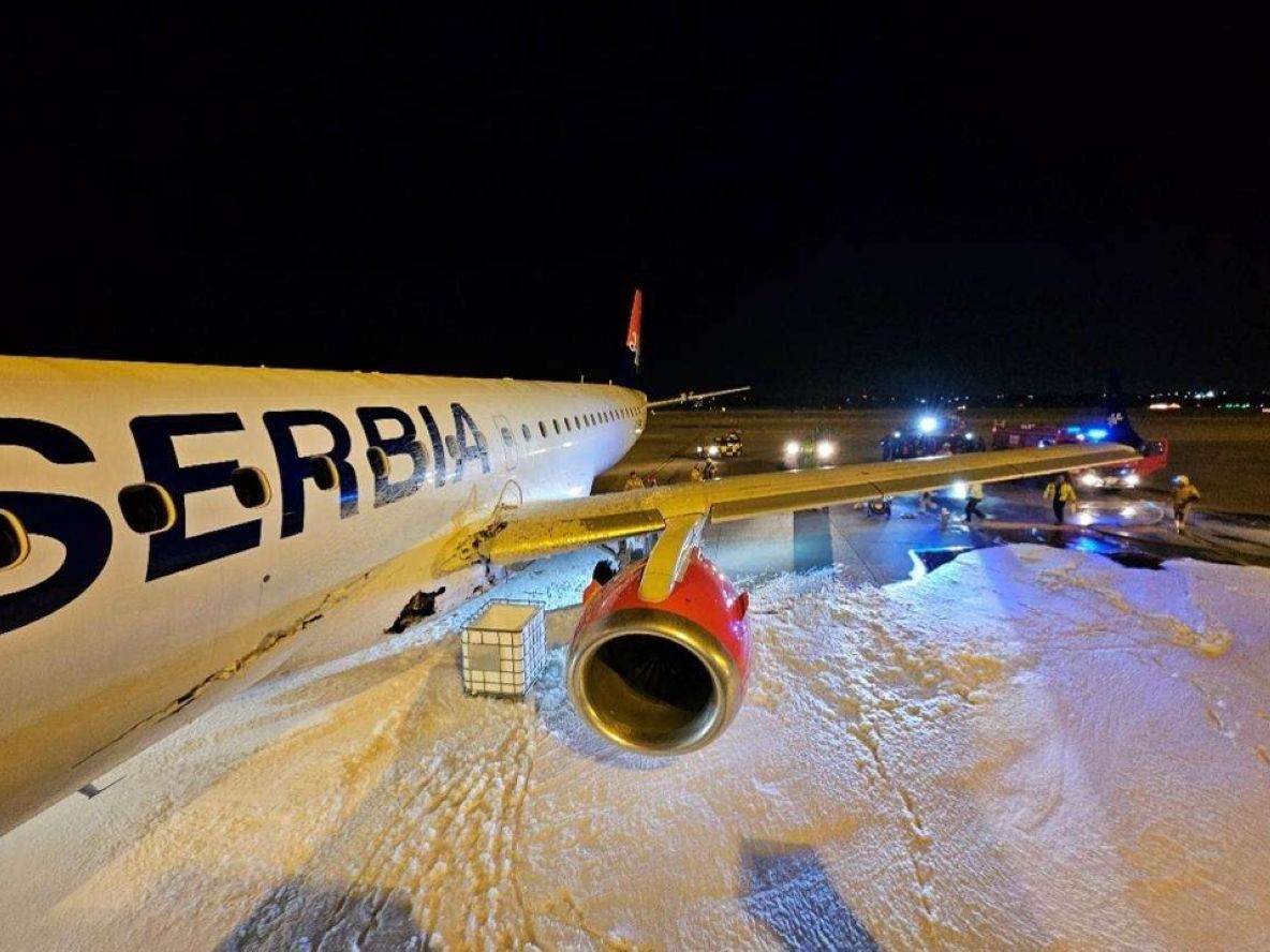 "Nos estamos quedando sin pista":  Informe revela errores y presiones en el incidente de un Embraer E195 de Air Serbia