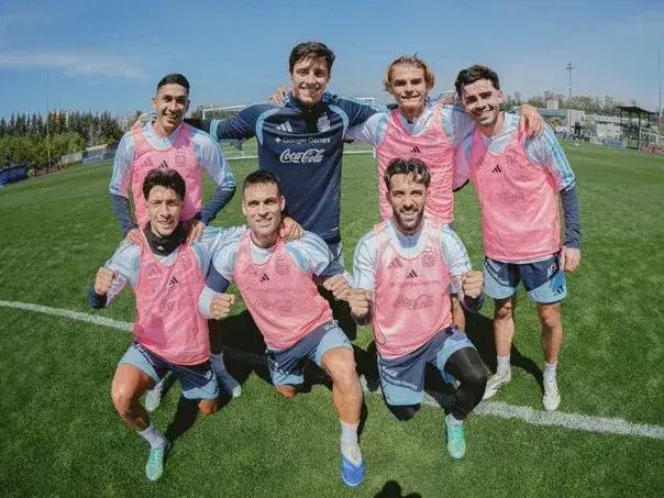 Entrenamiento de la Scaloneta en el predio de Ezeiza. Foto: @Argentina