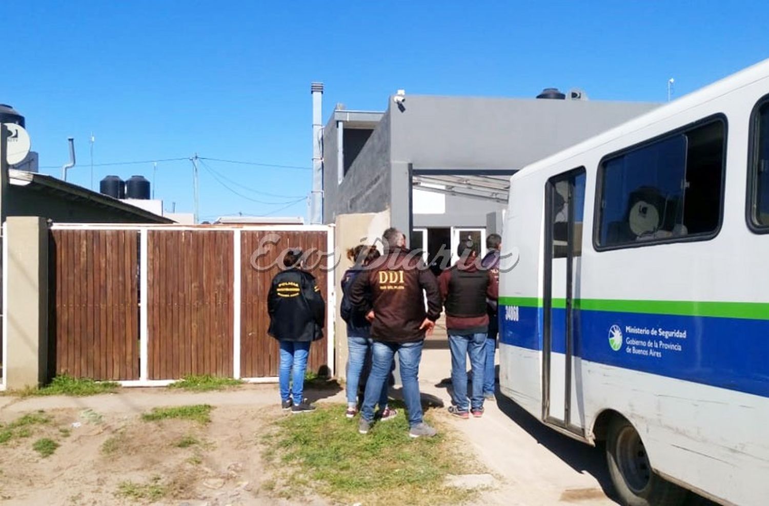 Uno de los inmuebles. Allanados por personal policial