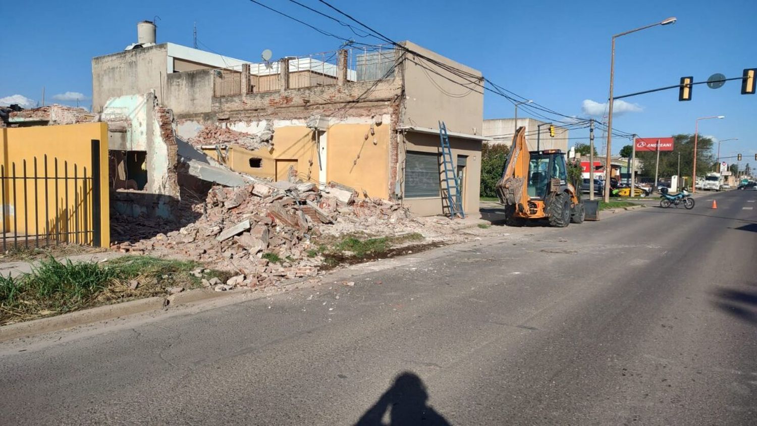 Venado Tuerto: demolían una casa y rompieron un caño de gas