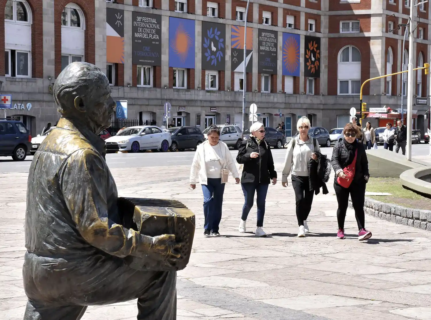 Mar del Plata casi si reservas.