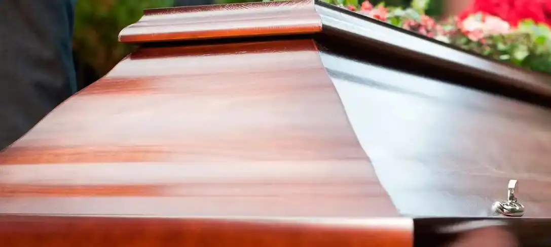 Falsa alarma en Recreo: hallaron restos en un ataúd en plena vía pública, pero eran de animales