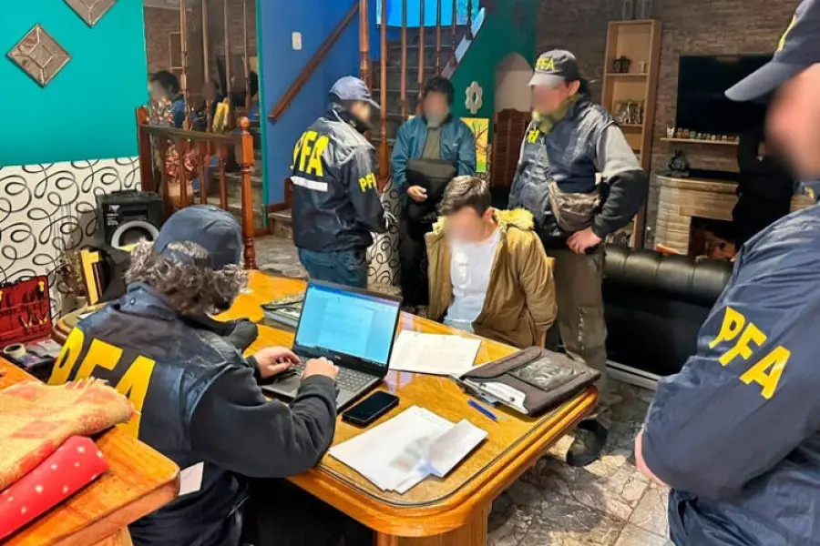 La Policía Federal atrapó a un nazi que compartía información por Telegram para preparar atentados