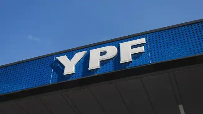 YPF definirá este lunes si aumenta el valor del combustible