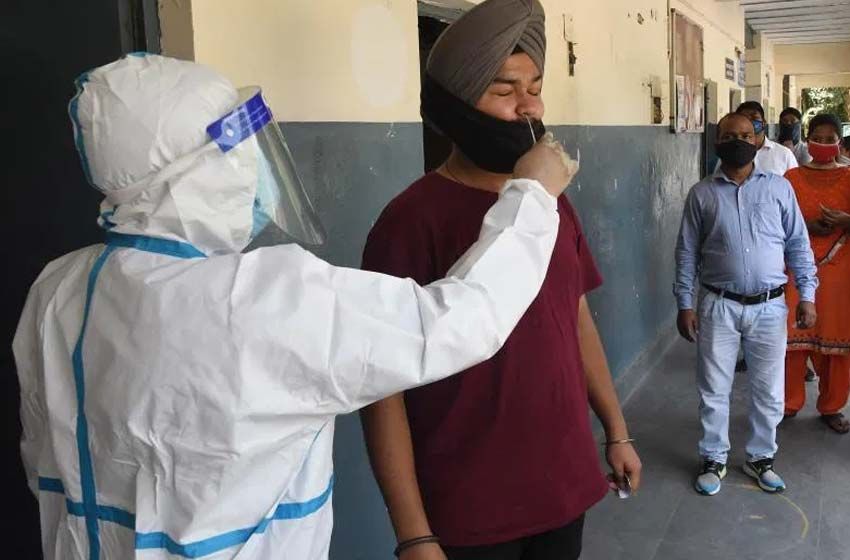 Más de 60 millones de personas podrían haberse contagiado de coronavirus en India