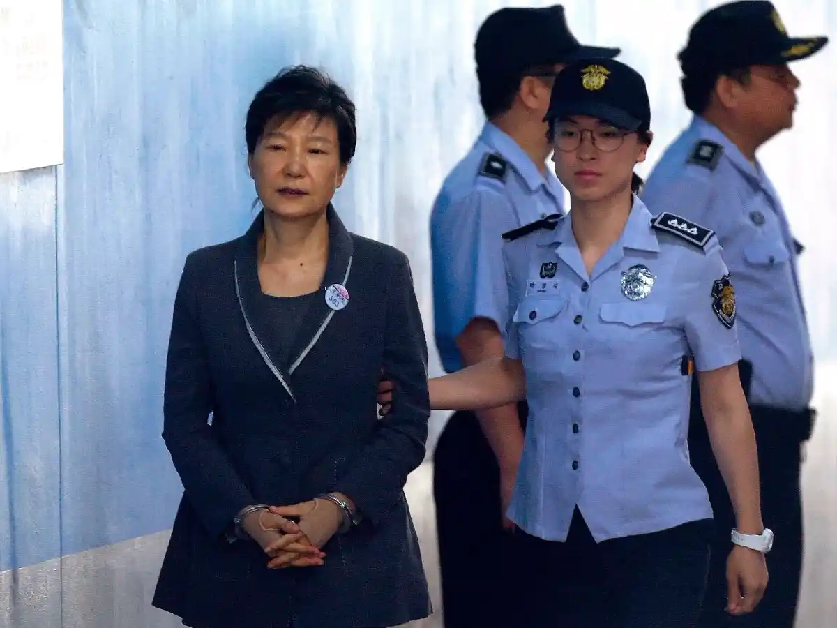 Corea: condenan a otros ocho años de cárcel una ex presidenta 