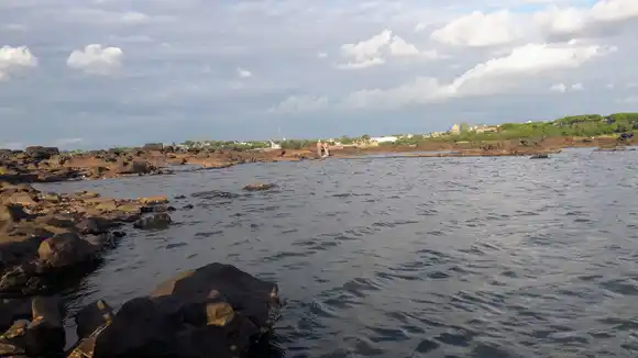 Pronunciada bajante del río Uruguay en las playas de Concordia