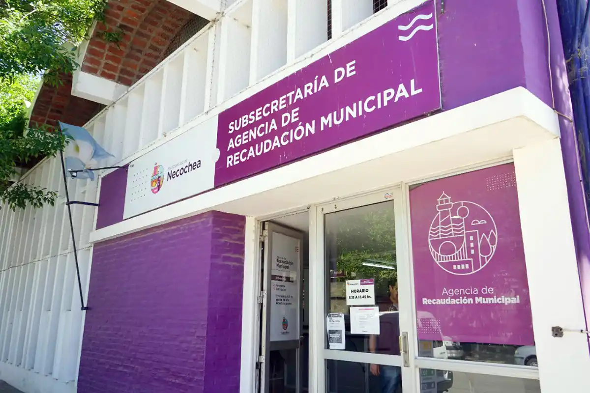 Agencia de Recaudación. Funciona en 63 y 54