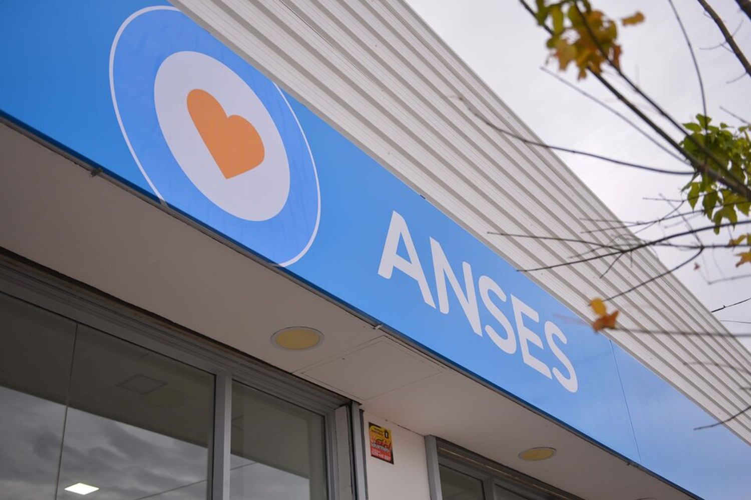 Calendario de pagos jubilados ANSES: cuánto se cobra en abril 2024 con aumentos