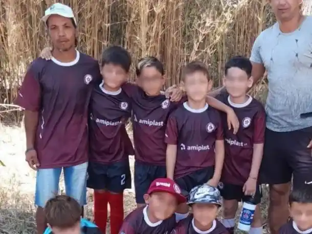 Lincharon a un técnico de fútbol infantil denunciado por abusar a un nene y acosar a otros