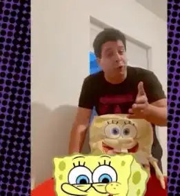 El personaje de Bob Esponja le dio la fama a Luis Carrero. Foto Instagram