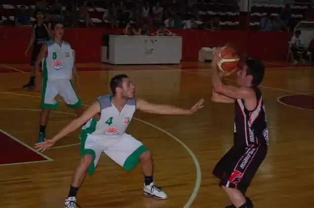 Central venció a BH en el primer amistoso de la temporada, camino a la Liga Provincial de Básquet 