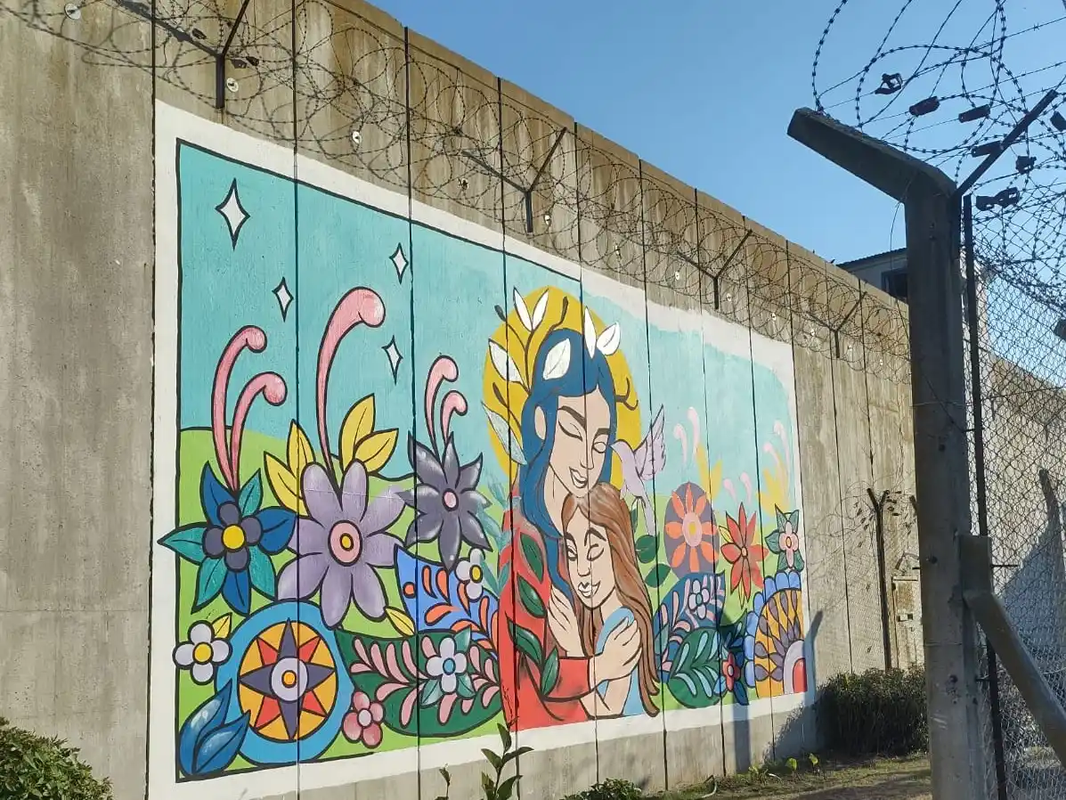 "Mi niña interior", el mural realizada por las internas de la Unidad Penitenciaria 52 de Azul.