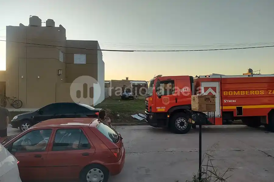 Incendio con una mujer y un niño heridos en barrio los Arces