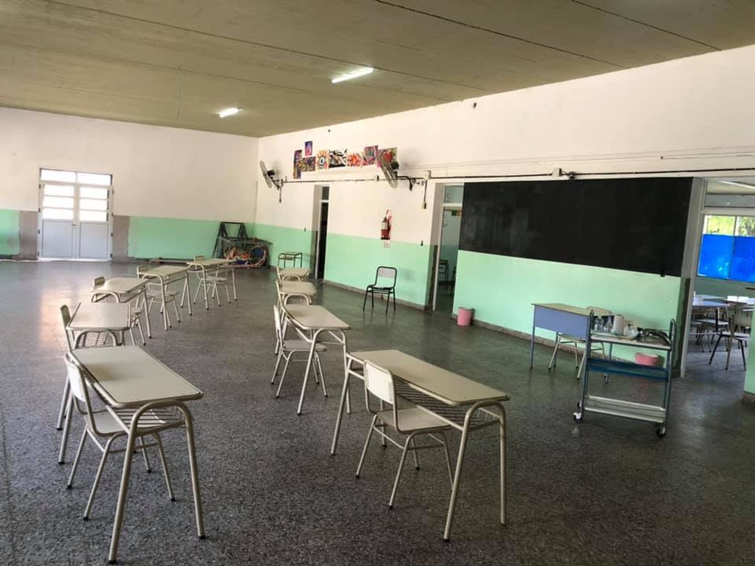 Reinician las clases presenciales para alumnos de sexto año de la Secundaria
